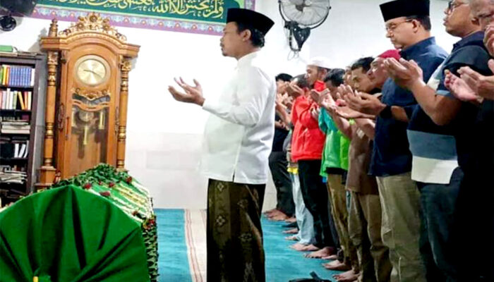 Anies Baswedan Melayat Driver Ojol yang Tewas Tertabrak Rantis Brimob, Keluarga Minta Keadilan