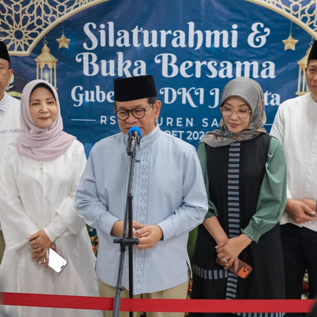 Gubernur DKI Jakarta Pramono Anung bersilaturahmi dengan keluarga besar serta para pasien di Rumah Sakit Khusus Daerah Duren Sawit dalam rangka Safari Ramadan 1447 H/2026 M, Selasa (10/3).
