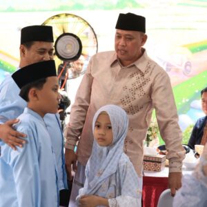 Wali Kota Bekasi Gelar Open House, Warga Antusias Bersilaturahmi