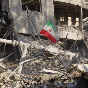 Biadab AS – Israel Gunakan Bom “Bunker Buster” Serang Universitas Sharif, Puluhan Korban Jiwa