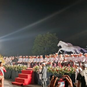 Festival Budaya: Ribuan Warga Sambut Kemegahan Arak-arakan di Purwakarta